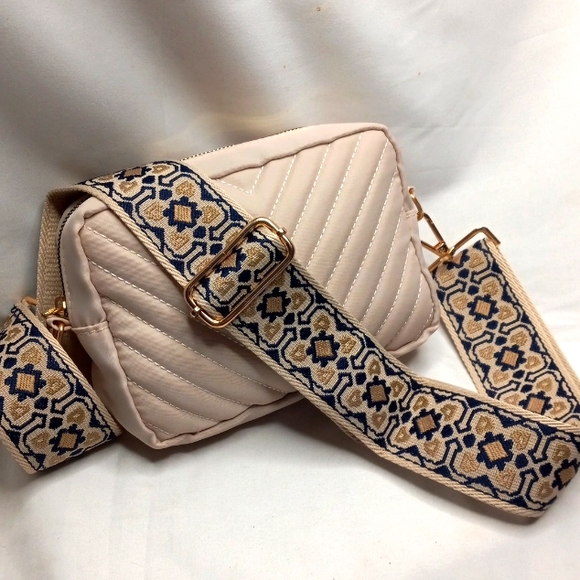 Street Wize Handbags - BOHO Nylon Chevron Quilted Crossbody